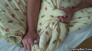 En gammel kvinde, der forførte unge fyr