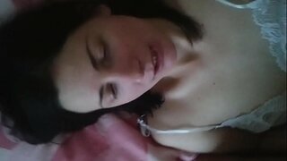 Russian amateur puella Oksana sapor eius in pilosus pussy, pars 1