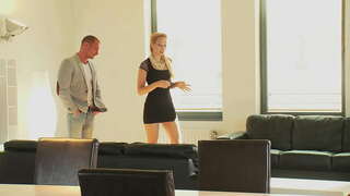 Naughty Realitní Agent