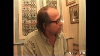 ���ារាំងនក្មេងប៍នតង់ដេងនិង jizzed នៅលើសុដន់របស់នាង