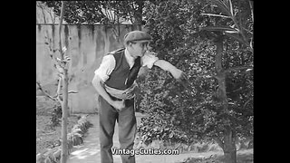 Домохозяин Приманивает Аның Яңа Садовник