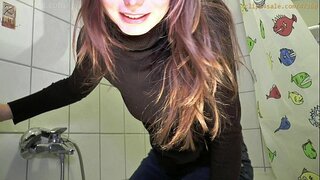 ���างเกงยีนส์ดูเซ็กซี่โดยเฉพาะบนใบหน้าของ panty เลี้ย