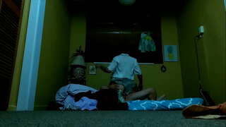 Громкая любительница пышных форм обожает трахаться