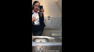 Italiano stewardess mharbh an masturbation mìle àrd club in the lavatory agus cums