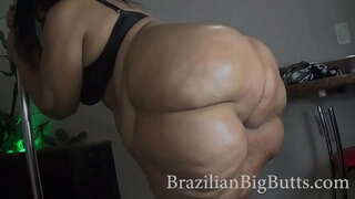 BrazilianBigButts.com Pawg Oiled Clapping