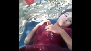 Village teen subĉiela plenigita