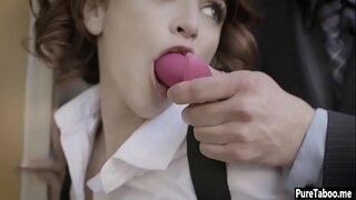 Fou nèg nan dèyè satisfè yon ti fi