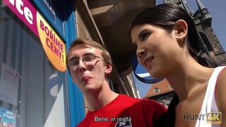 HUNT4K. Ing cuckold nerd seneng kanggo njaluk mbayar kanggo pus saka pacare