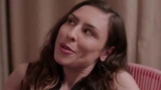 EMME ZURI BAT EGITEN BLOWJOB BI DICKS