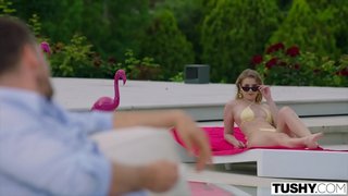 TUSHY Sexy Eyla ໄດ້ຄັ້ງທໍາອິດຄີກົສົບການທີ່ມີນ້ໍາຕານພໍ່