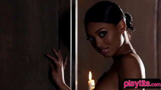 ȿ�动型的黑色宝贝感性的脱衣舞会